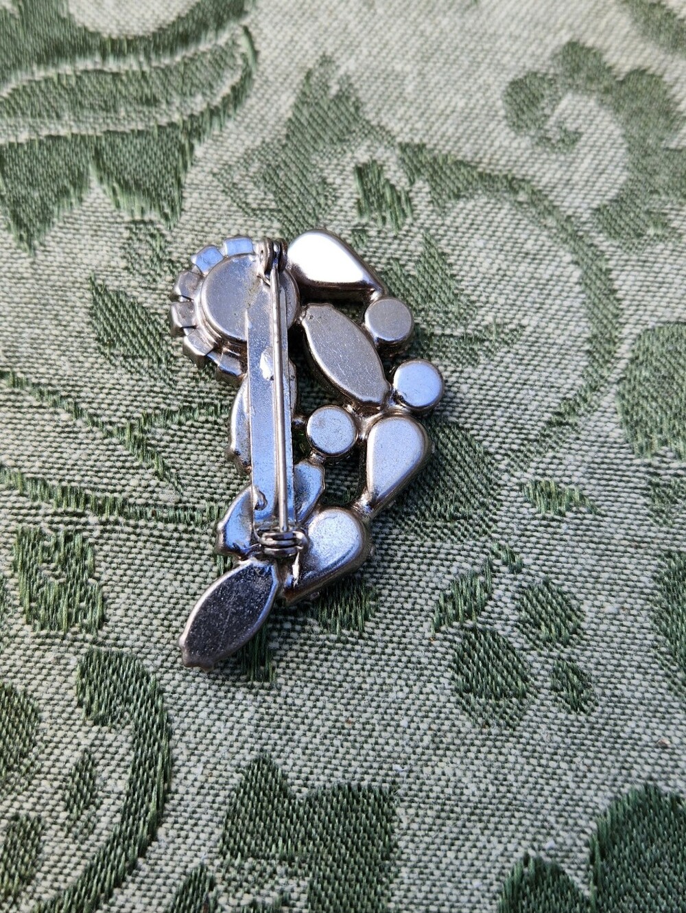 Emerald Gemstone Leaf Cluster Brooch - Women Jewelry - Picture 5 of 7